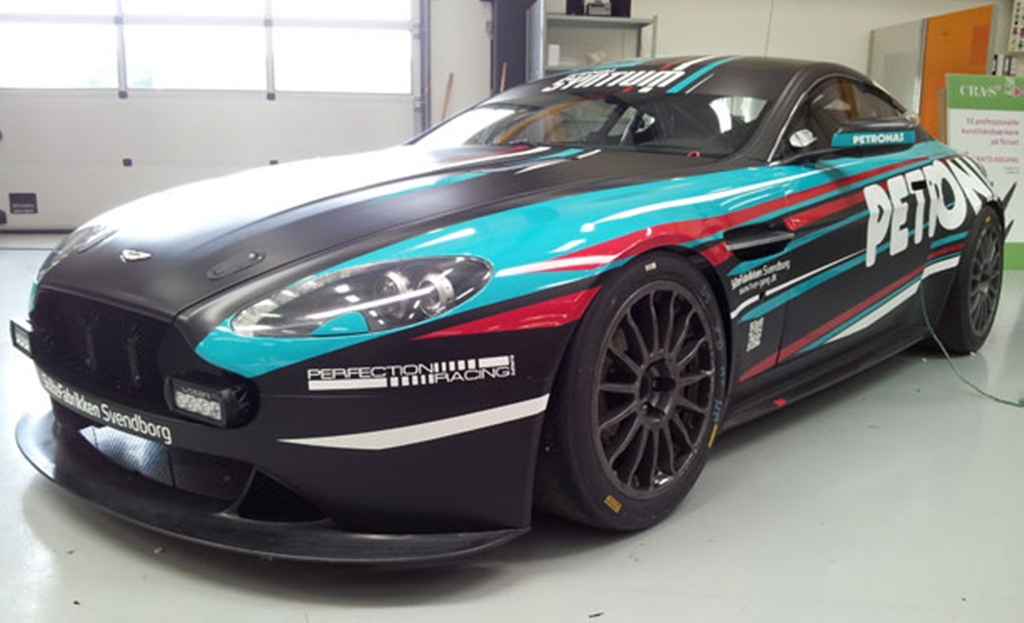 Aston Martinen står klar til næste indsats
(Foto: Kim Holmgaard)